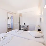 Aparthotel Stratos & Paro