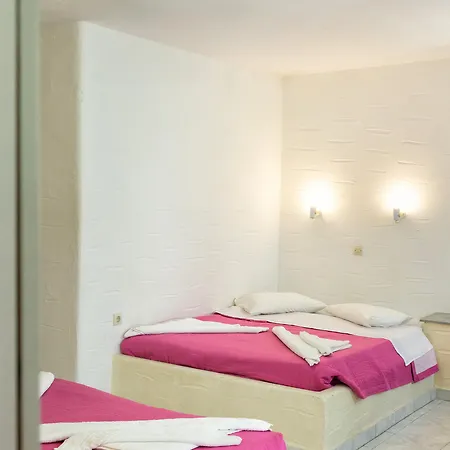 Stratos & Ξενοδοχείο με διαμερίσματα