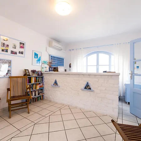 Stratos & Ξενοδοχείο με διαμερίσματα