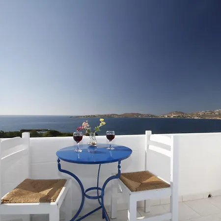 Ξενοδοχείο με διαμερίσματα Stratos & Πάρος