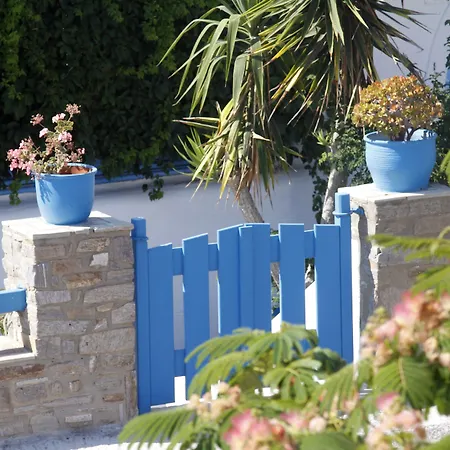 Stratos & Ξενοδοχείο με διαμερίσματα 4*