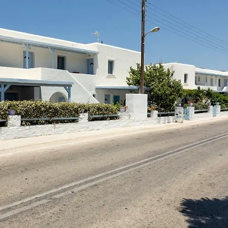 Stratos & Ξενοδοχείο με διαμερίσματα 4*