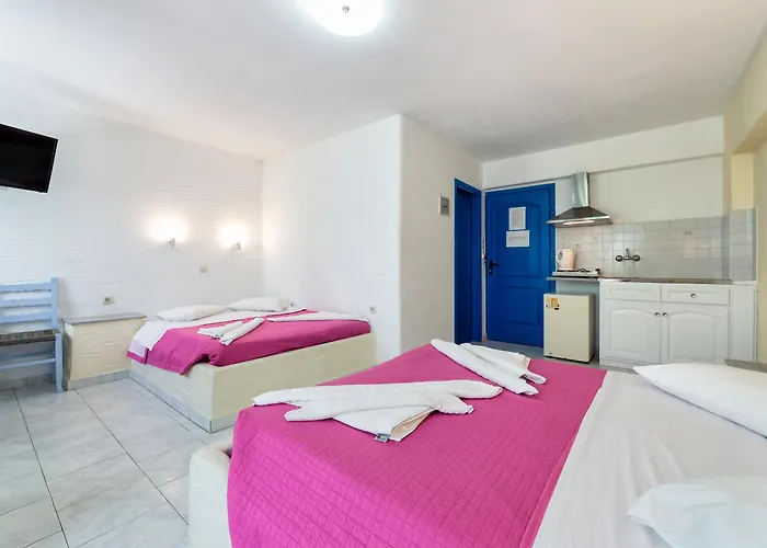 Stratos & Aparthotel 4*