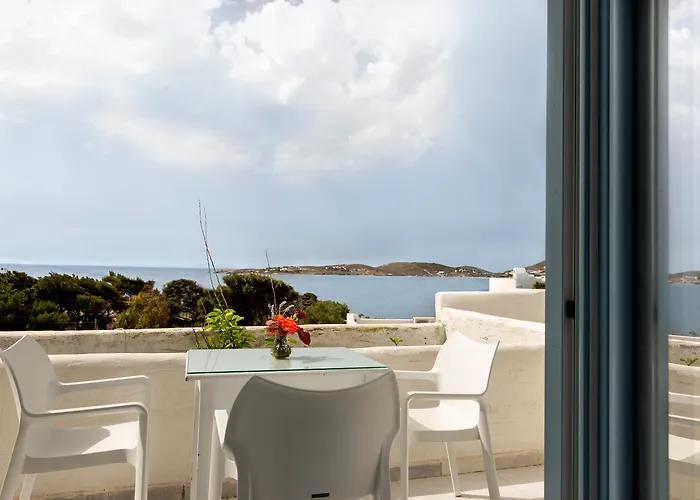 Stratos & Aparthotel Parikia (Paros)