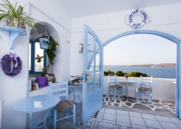 Stratos & Aparthotel 4*