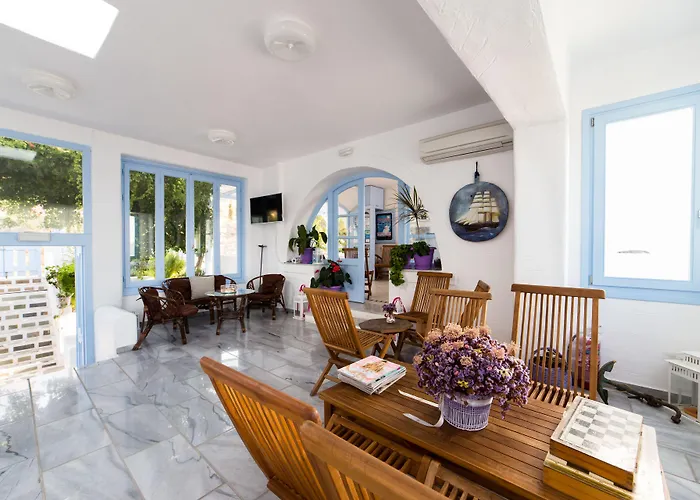 Aparthotel Stratos & 4*