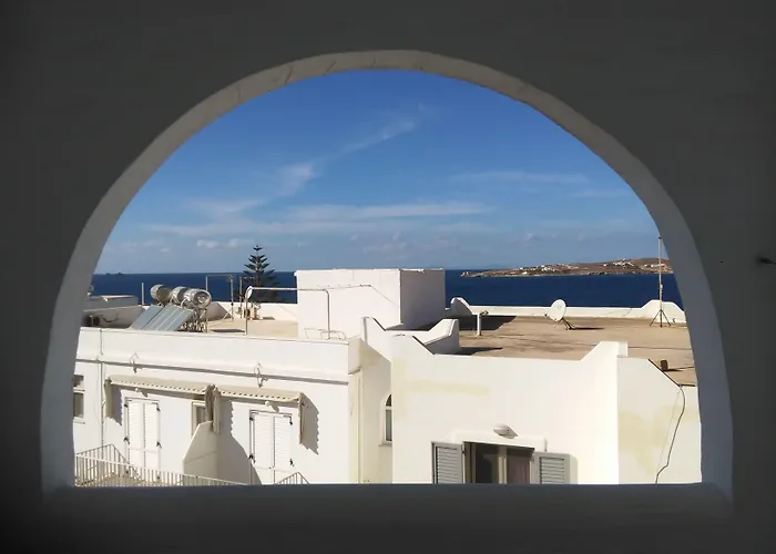 Stratos & Aparthotel Parikia (Paros)