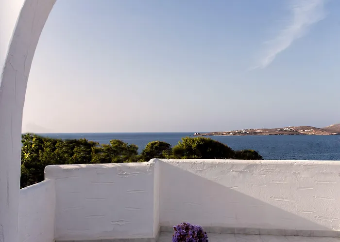 Stratos & Aparthotel 4*