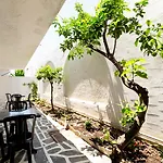 Aparthotel Stratos &