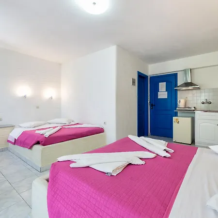 Stratos & Aparthotel 3*