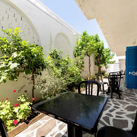 Stratos & Aparthotel 3*