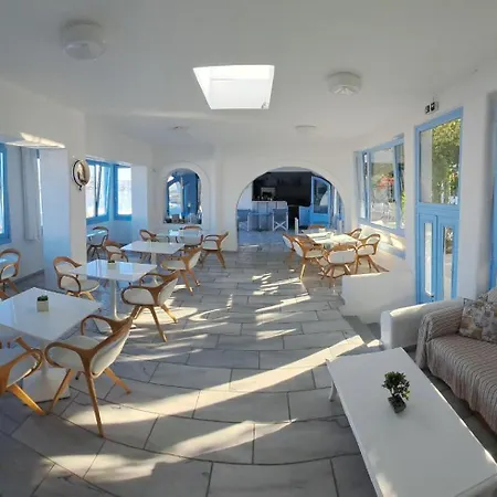 Stratos & Aparthotel 3*