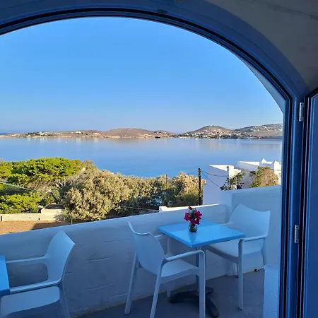 Stratos & 3* Parikia (Paros)