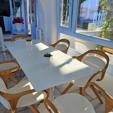 Stratos & Aparthotel 3*