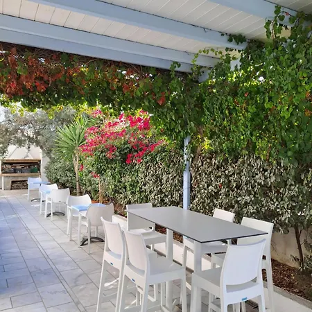 Stratos & Aparthotel Parikia (Paros)