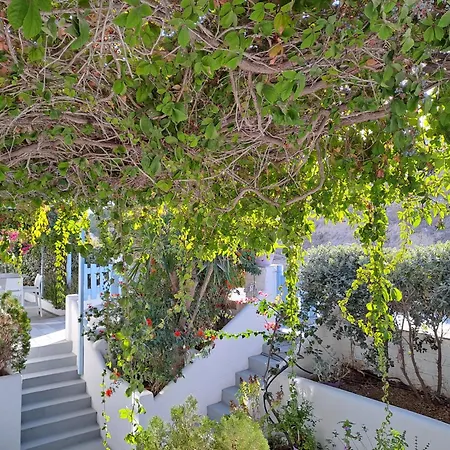 Stratos & 3* Parikia (Paros)