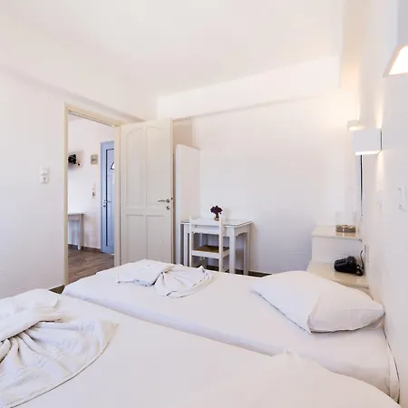 Aparthotel Stratos & Parasporos