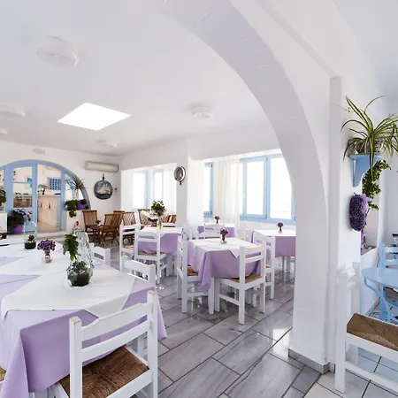 Aparthotel Stratos & 4*