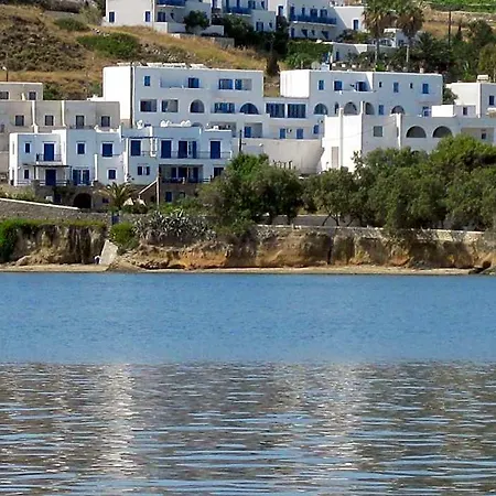 Stratos & Apartmanhotel 4*