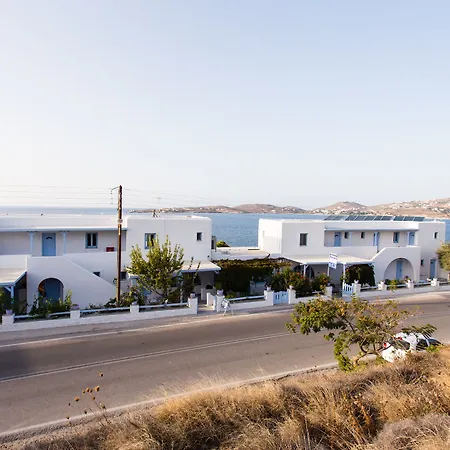 Stratos & Aparthotel 4*