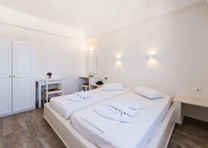 Stratos & Lägenhetshotell 4*