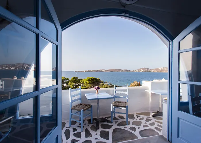 Stratos & Lägenhetshotell Páros